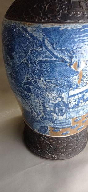 NANKIN

Paire d'importants vases balustres...