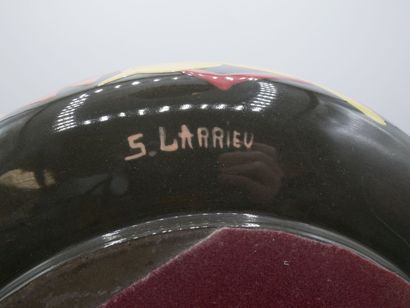 Simone LARRIEU (1912-1996).

Coupe en céramique...