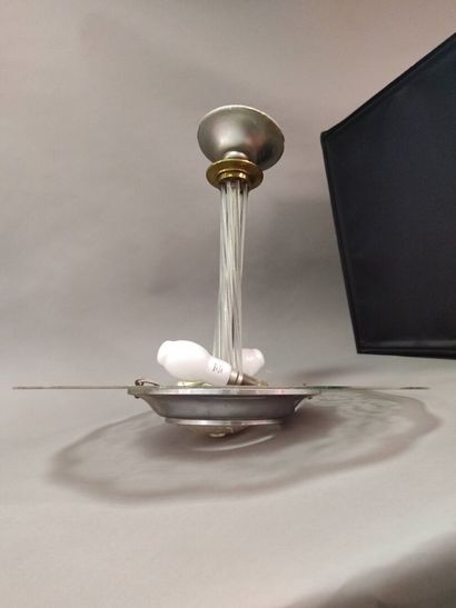 Lustre en verre et métal chromé. 

A vue:...