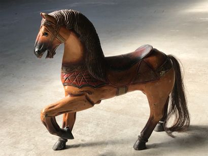 Reproduction d'un cheval de manège en bois...
