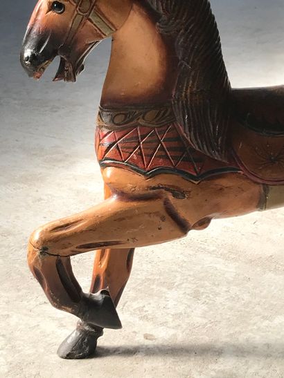 Reproduction d'un cheval de manège en bois...