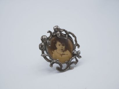 Petite broche/médaillon en argent Art Nouveau...