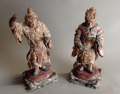 CHINE

Paire de sujets en bois sculpté et...