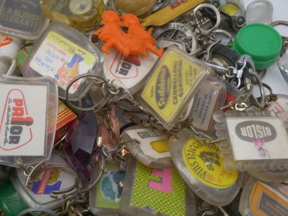 Lot de porte-clefs publicitaires:

Schell,...