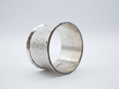 Silver napkin ring. Virgin cartouche on the...