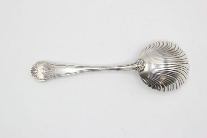 Heavy sugar spoon in silver of model nets,...