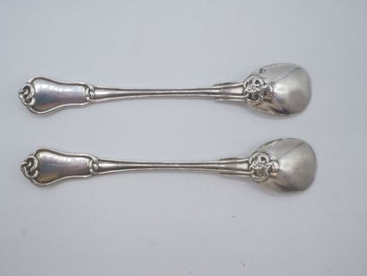Pair of silver salt shovels of the 