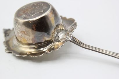Lot of silver pieces with minerva mark. 

-...