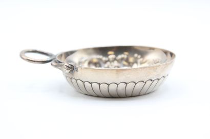 Silver wine-taster with decoration of twisted...