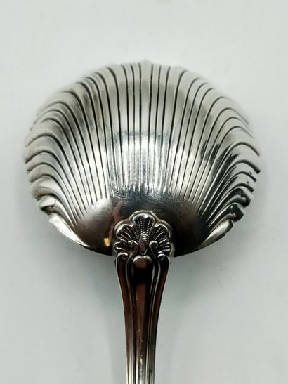Heavy sugar spoon in silver of model nets,...