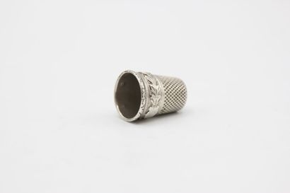 Silver thimble.

French title mark 