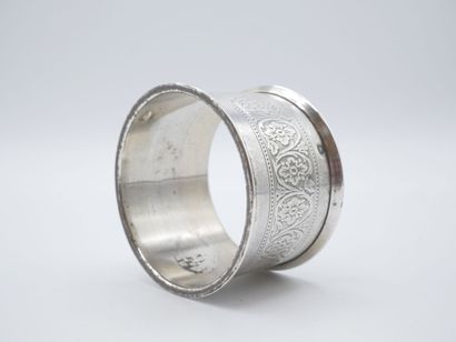 Silver napkin ring. Virgin cartouche on the...