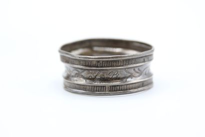 Lot including:

- a kettledrum decorated...