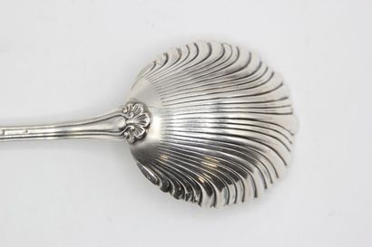 Heavy sugar spoon in silver of model nets,...