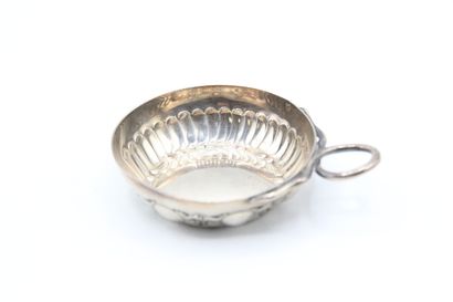 Silver wine-taster with decoration of twisted...