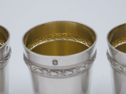 Silver liquor service composed of its 5 glasses,...
