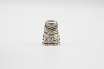 Silver thimble.

French title mark 