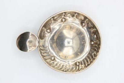 Silver wine taster decorated with ribs, cupules...