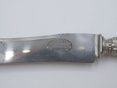 Service composed of its 16 knives with mother-of-pearl...
