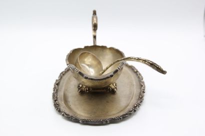Saucière en argent premier titre et son dormant....