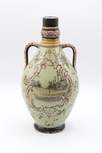 Emile GALLE (1846-1904), Nancy.

Vase en...