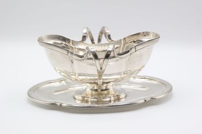 Sauce boat and its dormant silver 1st title...