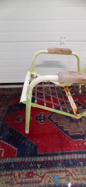 Jean PROUVE (1901-1984).

Fauteuil de repos...