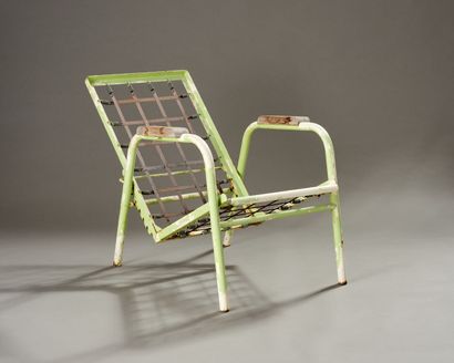 Jean PROUVE (1901-1984).

Fauteuil de repos...