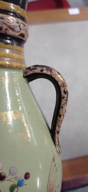 Emile GALLE (1846-1904), Nancy.

Vase en...