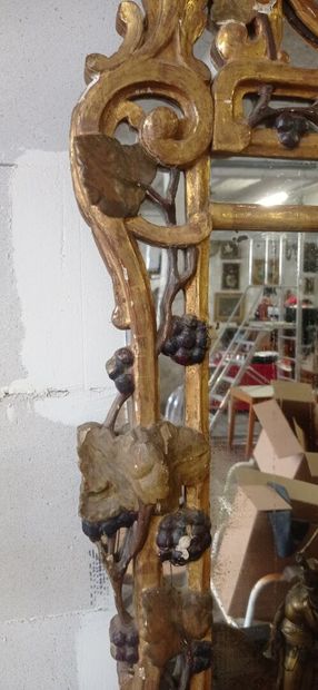Important gilded and polychromed carved wood...