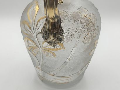DAUM.

Decanter / ewer ART NOUVEAU in crystal...