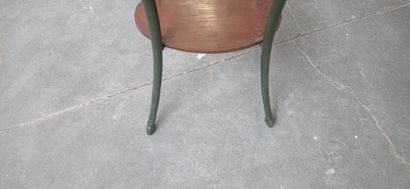 Table de salon en acajou et placage d'acajou.

Pose...