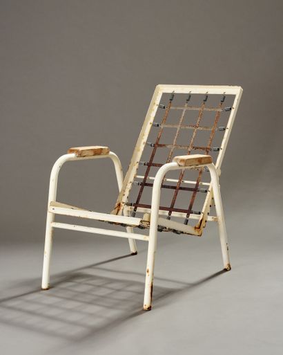 Jean PROUVE (1901-1984).

Fauteuil de repos...