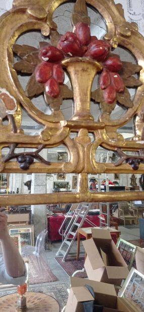 Important gilded and polychromed carved wood...