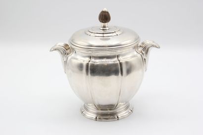 Silver tea/coffee set with filet and hollow...