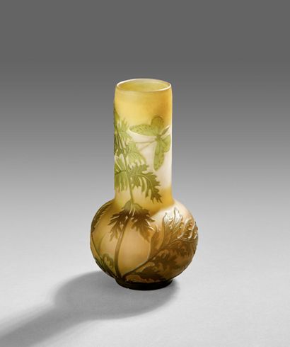 Émile GALLÉ (1846-1904).

Vase à long col...