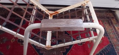 Jean PROUVE (1901-1984).

Fauteuil de repos...