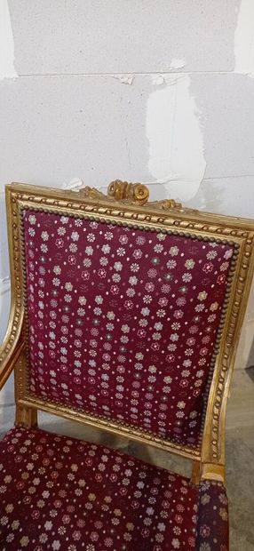 Paire de fauteuils à dossier plat en bois...