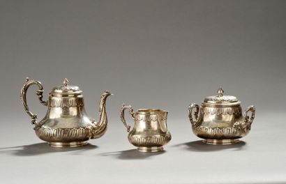 Coffee service in silver with foliage. 

It...
