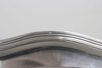 Silver serving dish with net decoration....