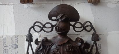 
Élément décoratif en bois sculpté ajouré...