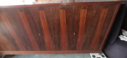 Importante enfilade en placage de palissandre...