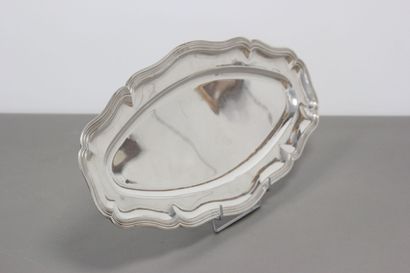Silver serving dish with net decoration....