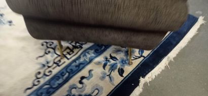 Gigi RADICE, dans le goût de 

Large fauteuil...