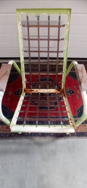 Jean PROUVE (1901-1984).

Fauteuil de repos...