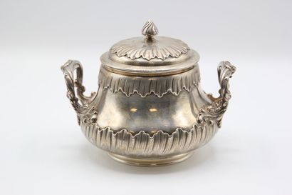 Coffee service in silver with foliage. 

It...