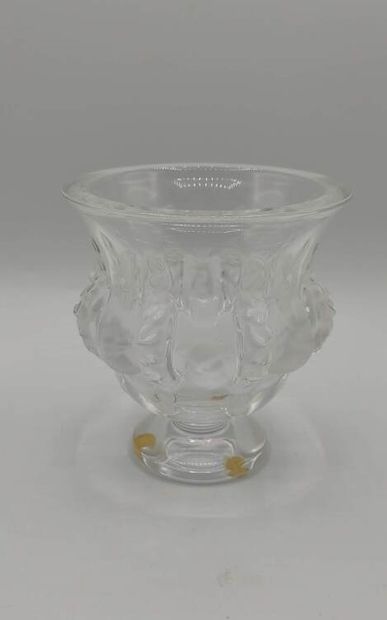 LALIQUE, France. 

Vase, modèle DAMPIERRE...