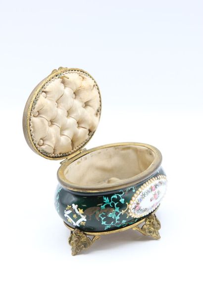 TAHAN, Boulevard des Italiens

Boîte à bijoux...