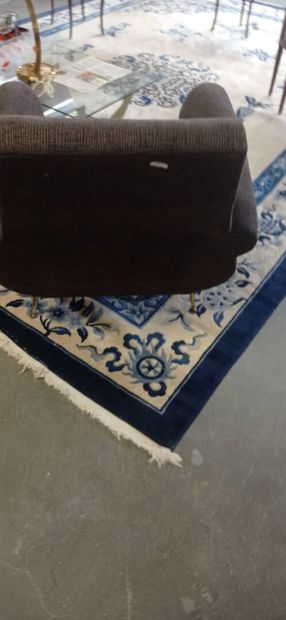 Gigi RADICE, dans le goût de 

Large fauteuil...