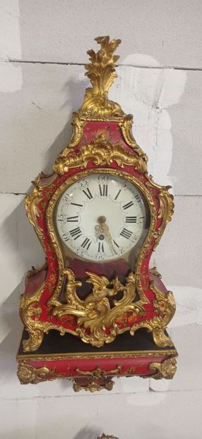 Cartel and its base of lamp in red varnish...
